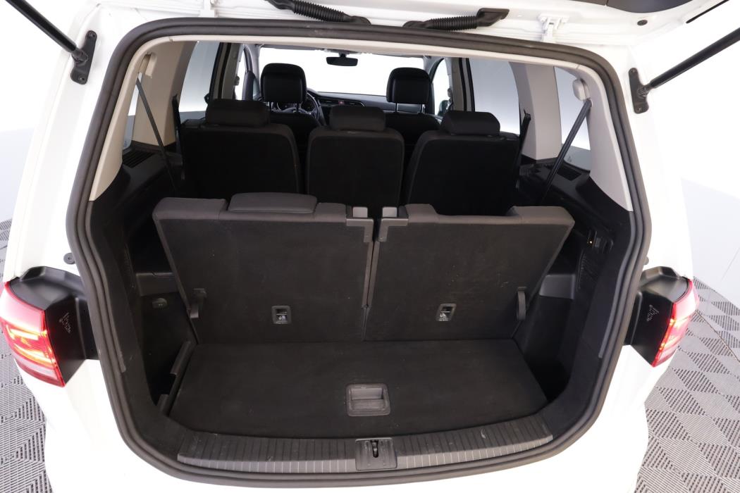 VOLKSWAGEN Touran 2020