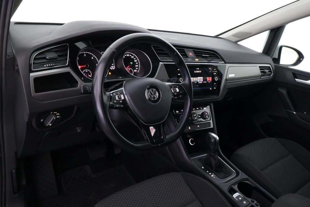 VOLKSWAGEN Touran 2020