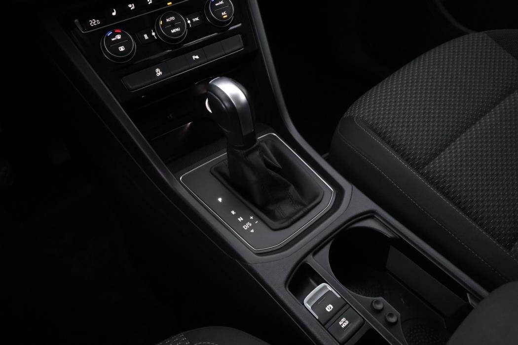 VOLKSWAGEN Touran 2020