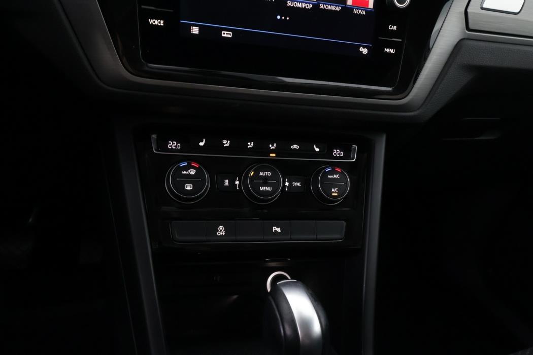 VOLKSWAGEN Touran 2020