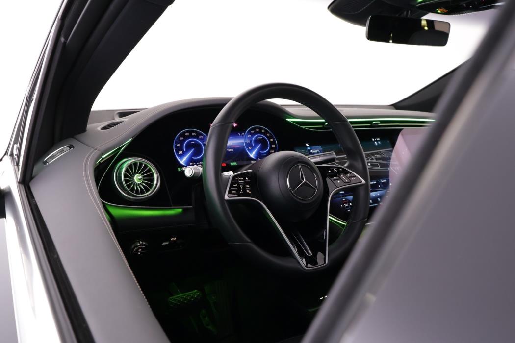 MERCEDES-BENZ EQS SUV 2023