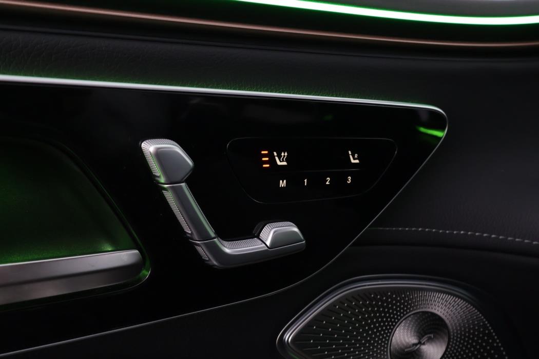 MERCEDES-BENZ EQS SUV 2023