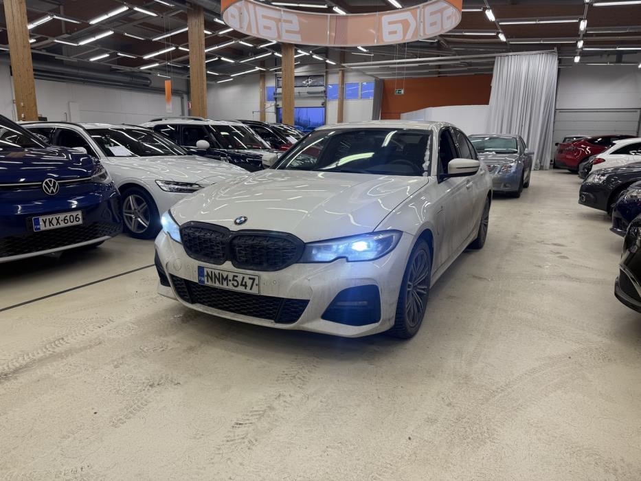 BMW 330 2020