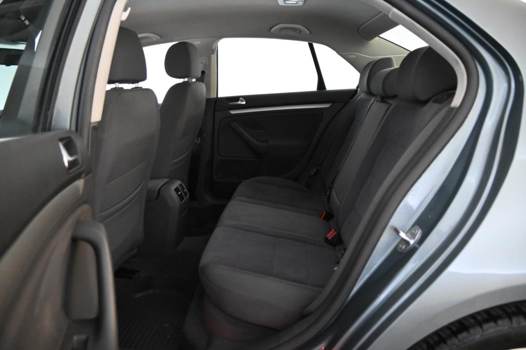 VOLKSWAGEN Jetta 2006