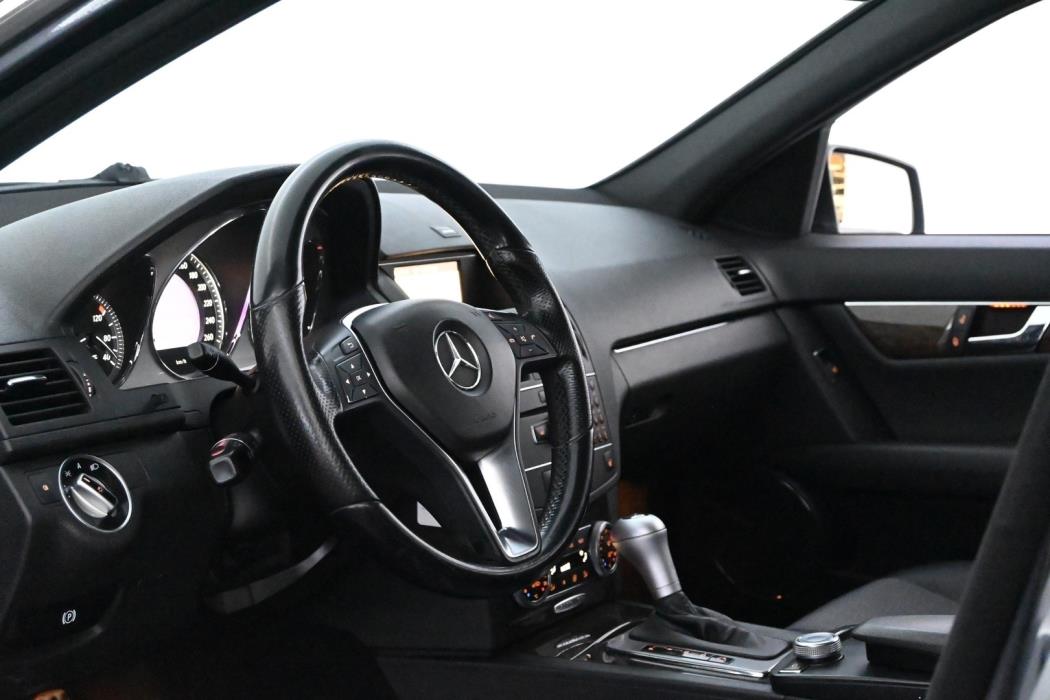 MERCEDES-BENZ C 2011