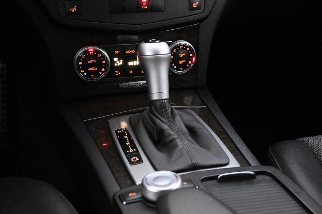 MERCEDES-BENZ C 2011