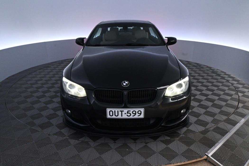 BMW 330 2012