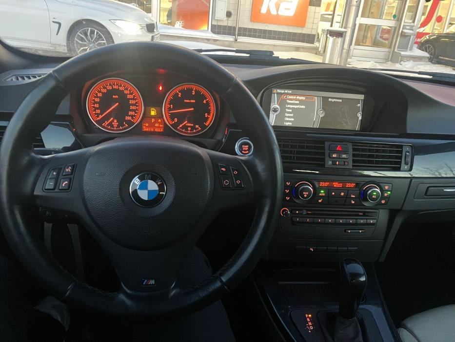 BMW 330 2012