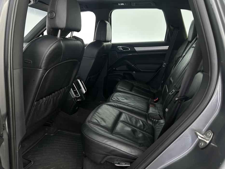 PORSCHE Cayenne 2011