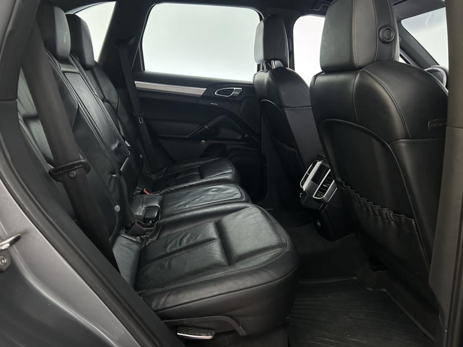 PORSCHE Cayenne 2011