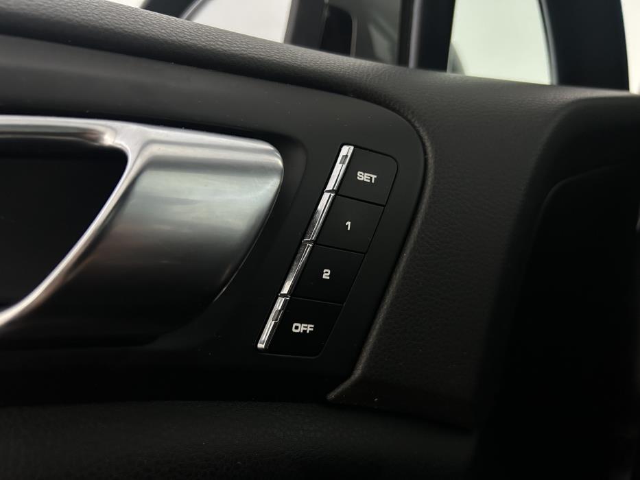 PORSCHE Cayenne 2011