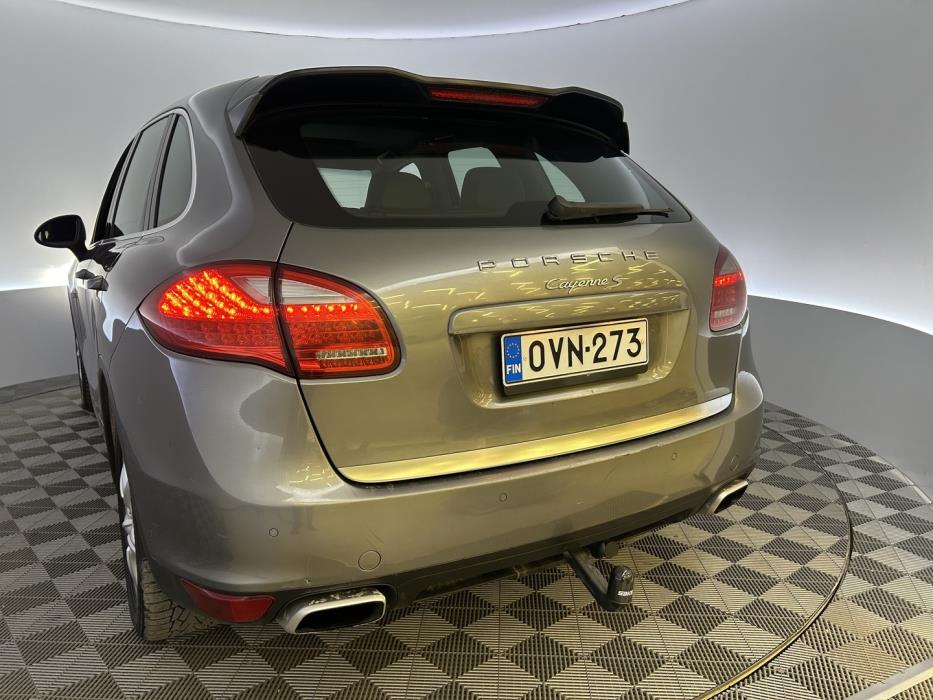 PORSCHE Cayenne 2011
