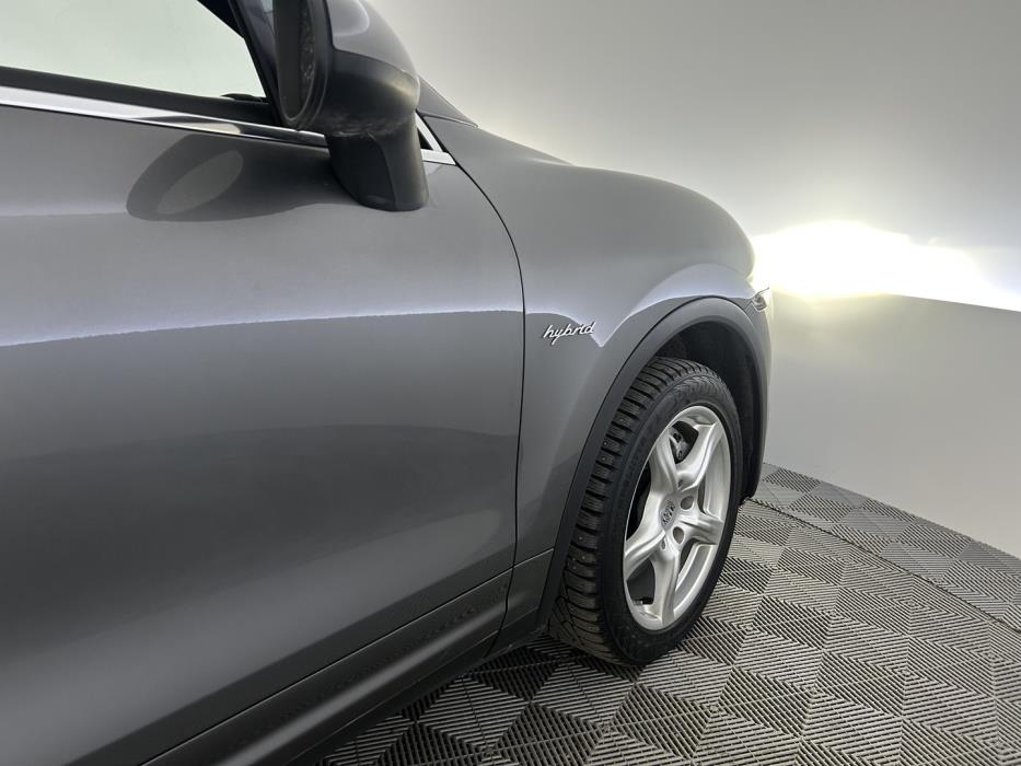 PORSCHE Cayenne 2011