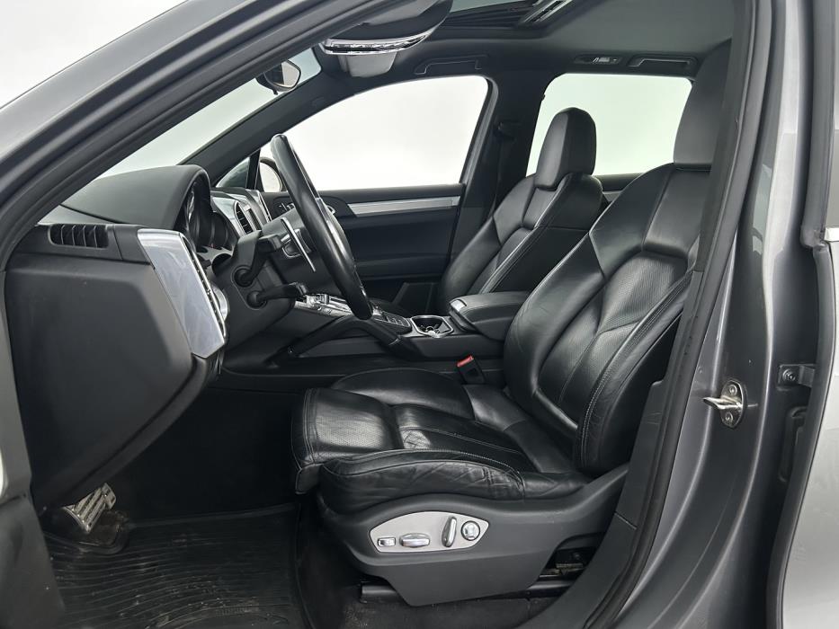 PORSCHE Cayenne 2011