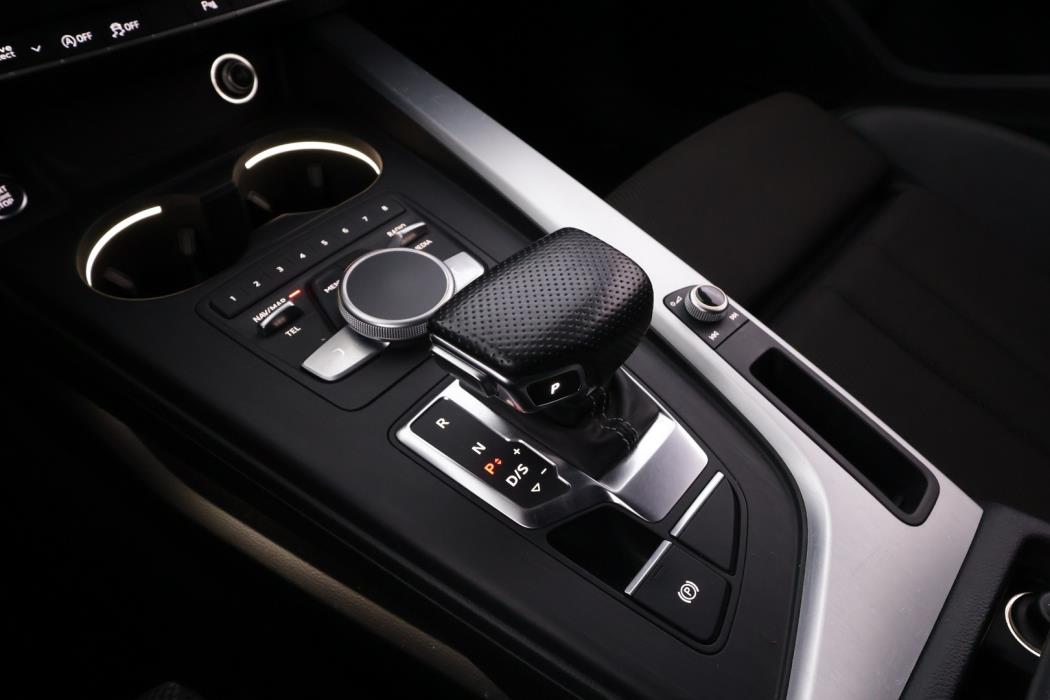 AUDI A4 2017