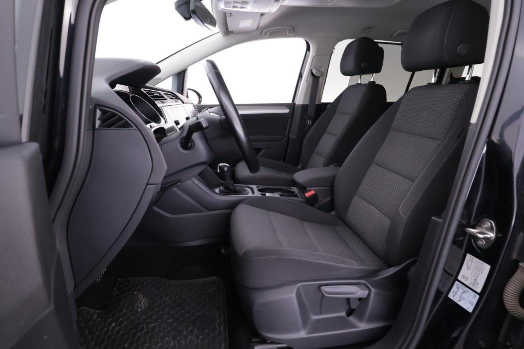 VOLKSWAGEN Touran 2020