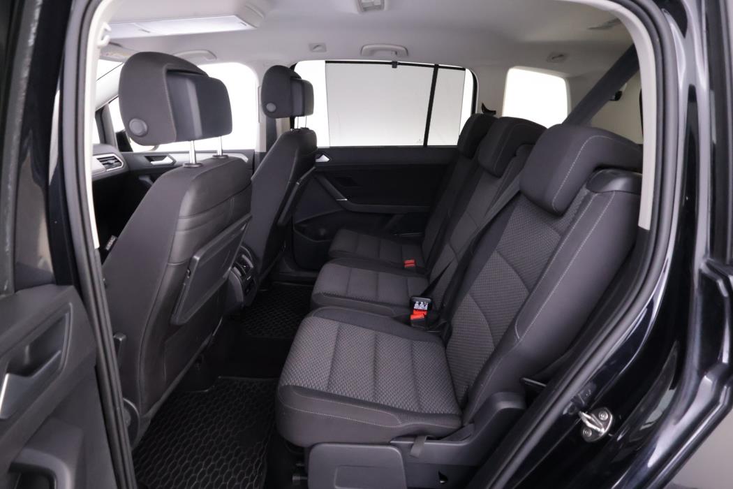 VOLKSWAGEN Touran 2020