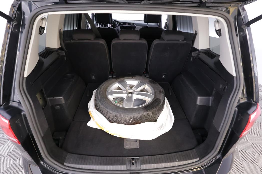 VOLKSWAGEN Touran 2020