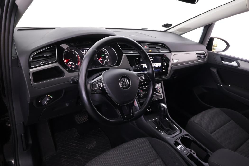 VOLKSWAGEN Touran 2020