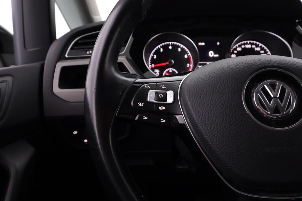 VOLKSWAGEN Touran 2020