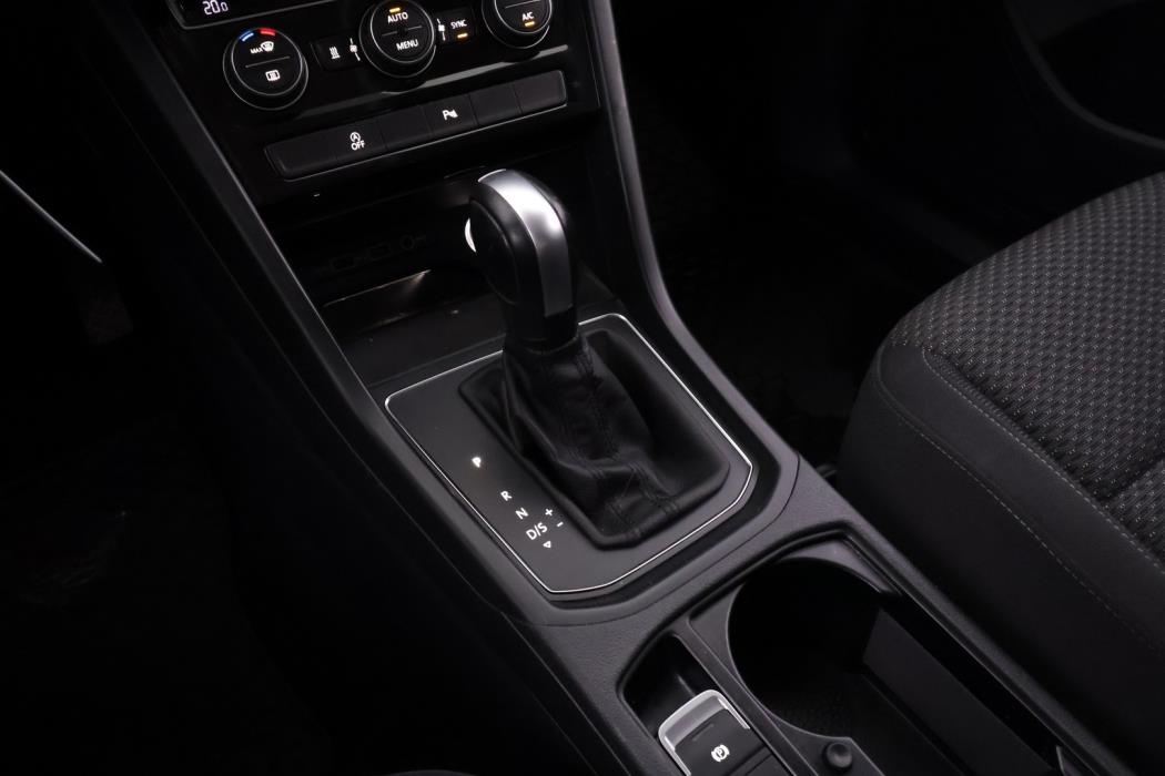 VOLKSWAGEN Touran 2020