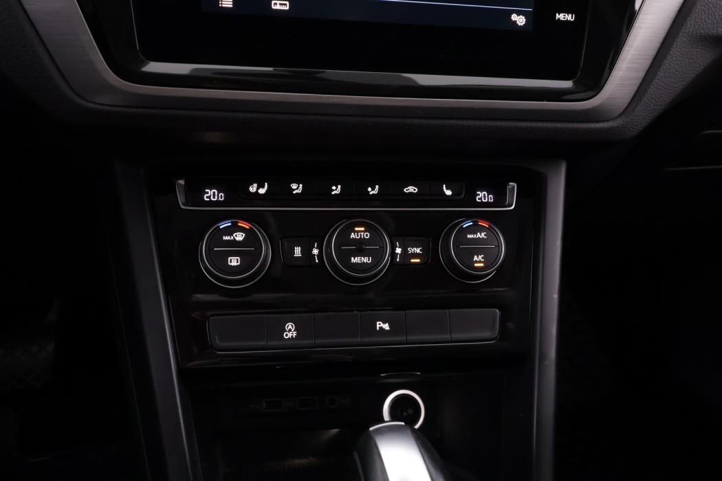 VOLKSWAGEN Touran 2020