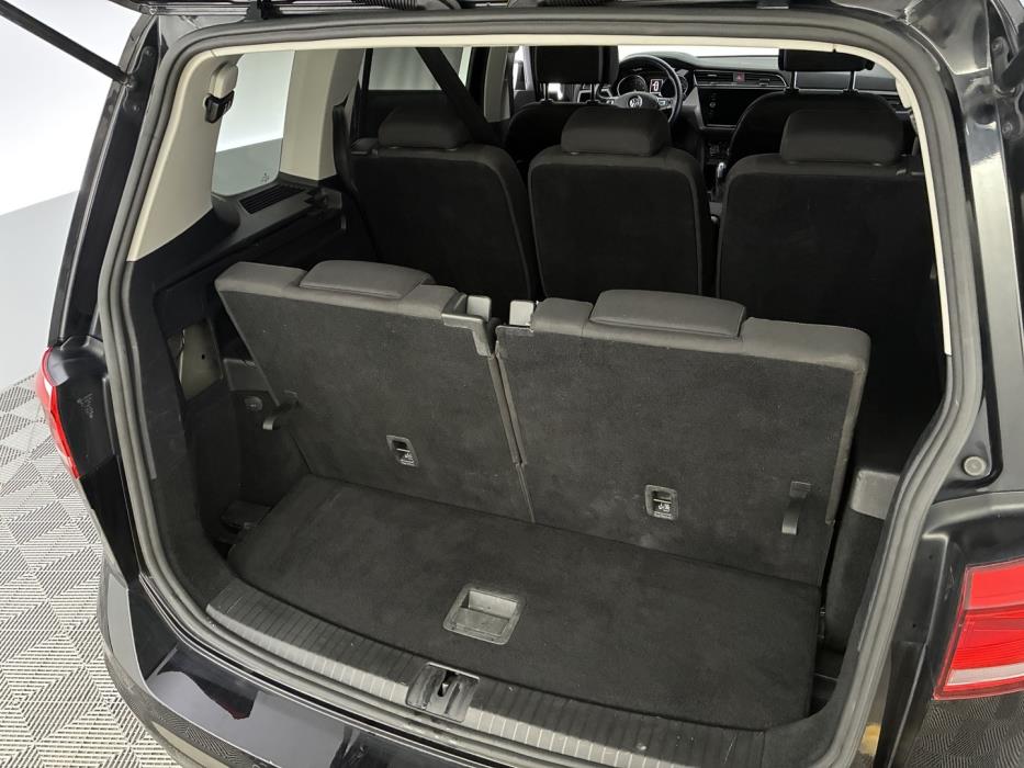 VOLKSWAGEN Touran 2020