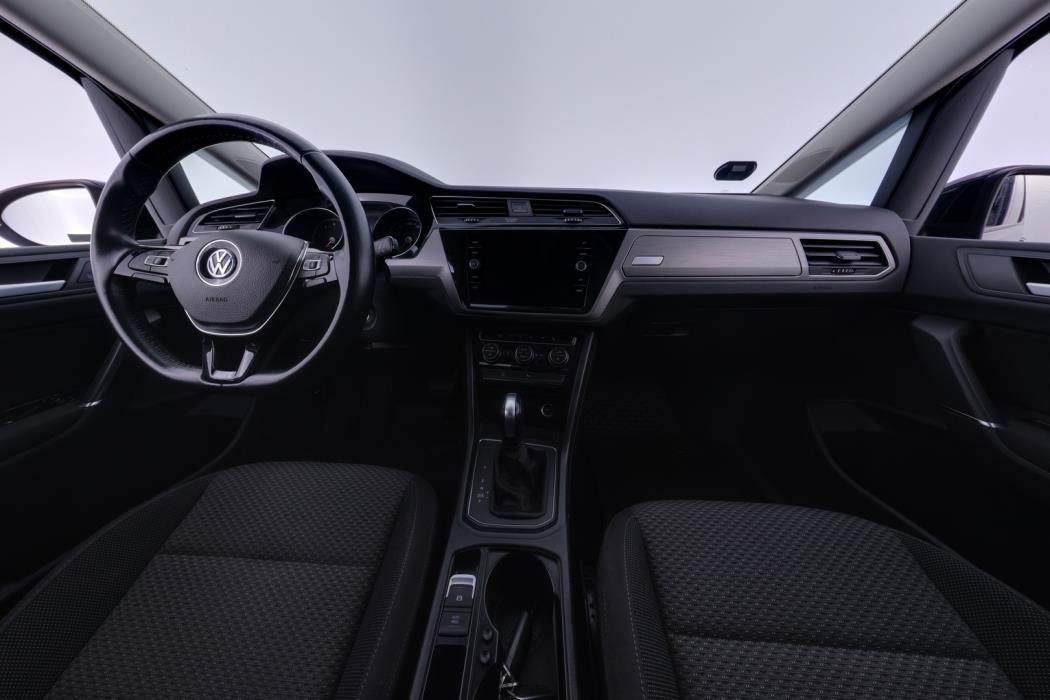 VOLKSWAGEN Touran 2020