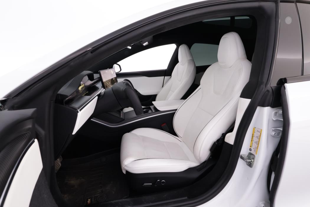 TESLA Model S 2023