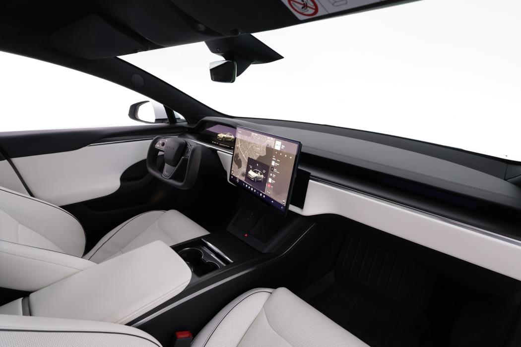 TESLA Model S 2023