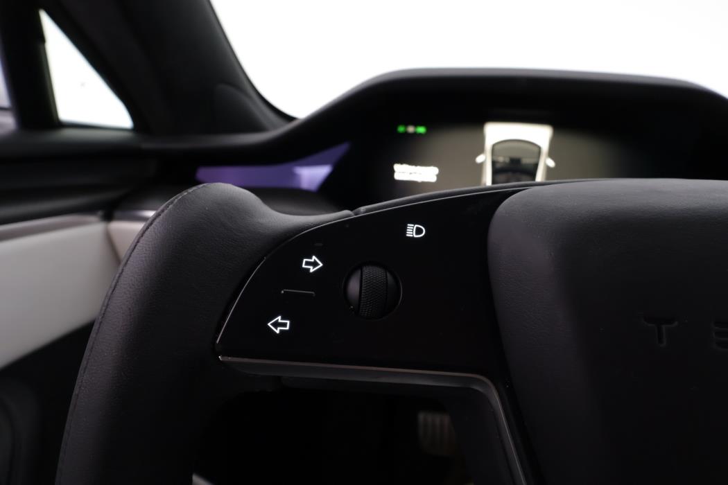 TESLA Model S 2023