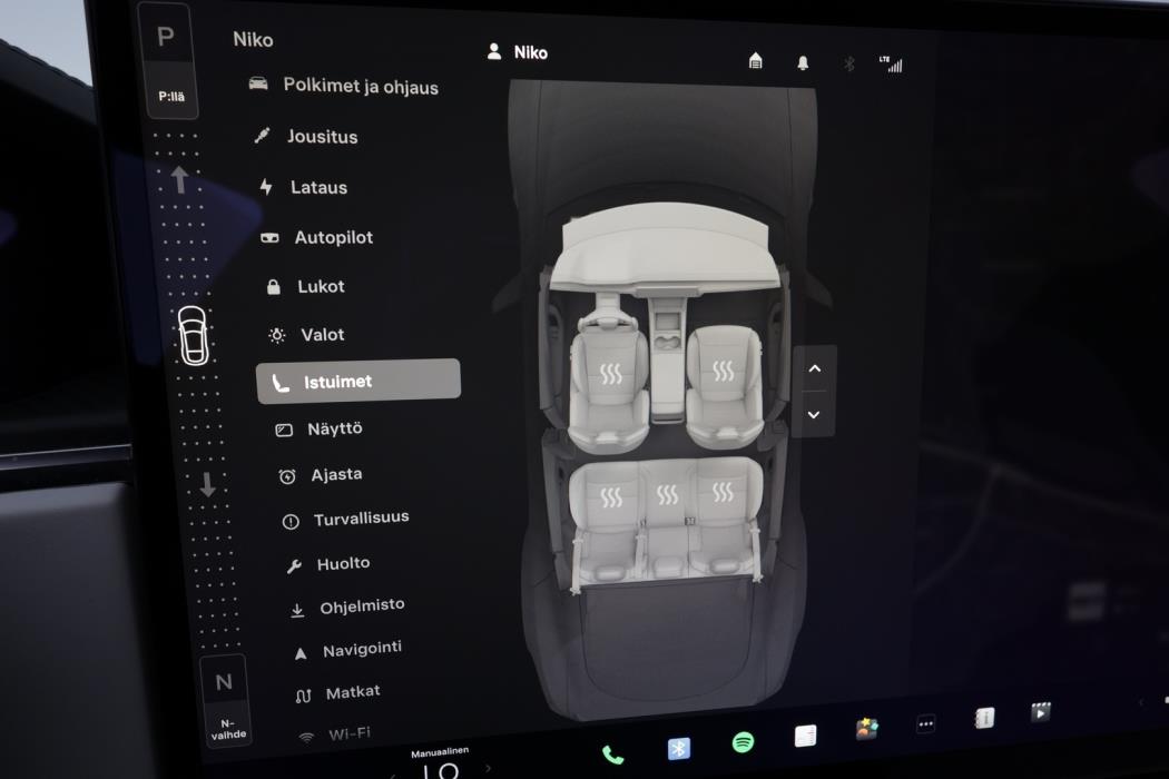TESLA Model S 2023