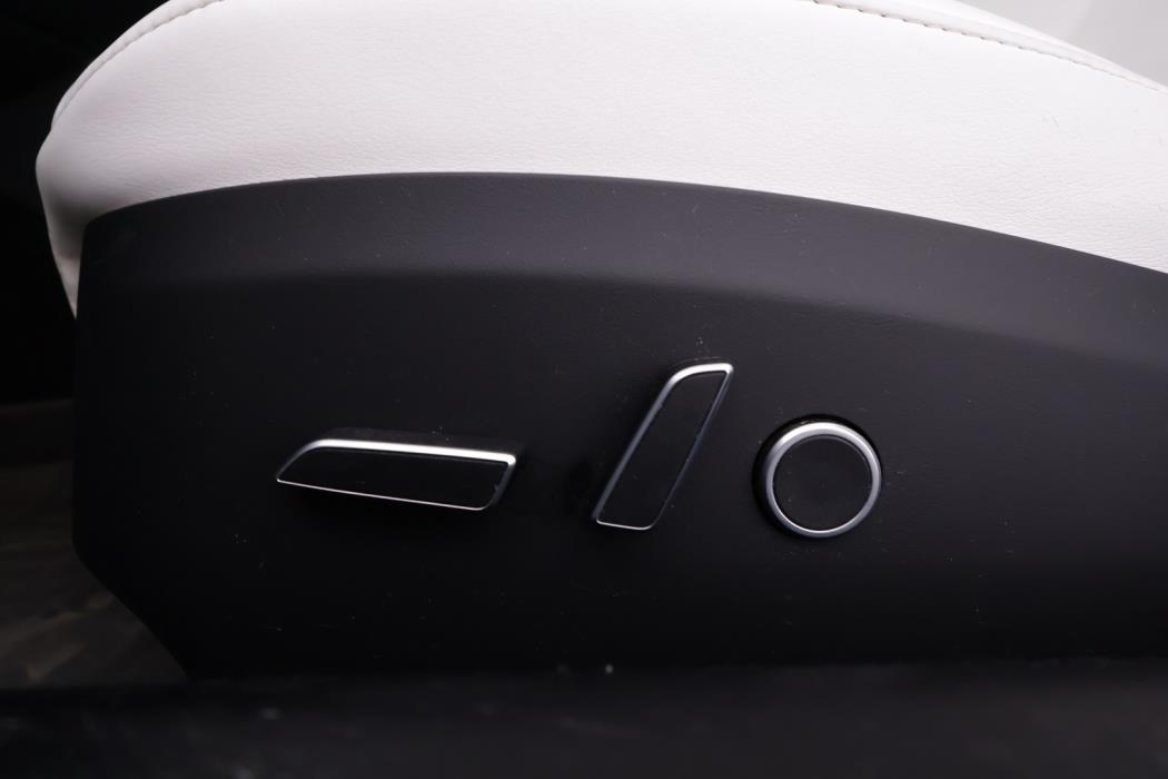 TESLA Model S 2023