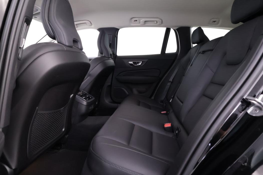 VOLVO V60 2023