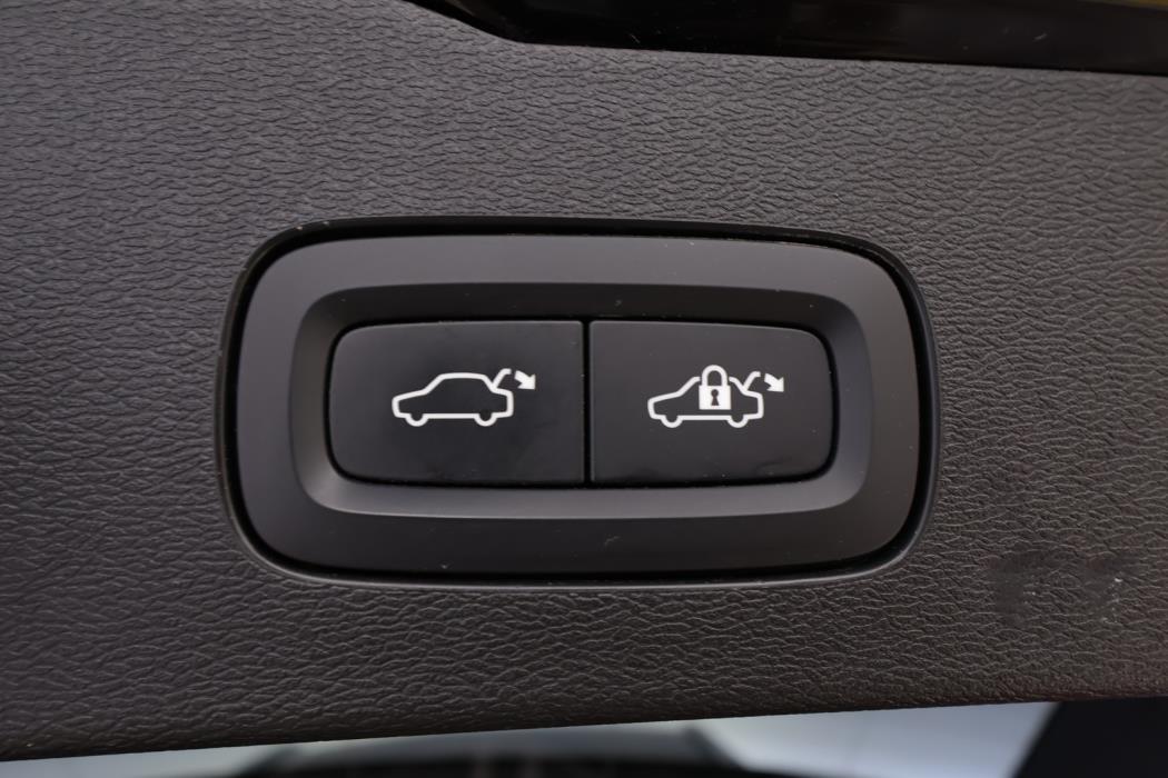 VOLVO V60 2023