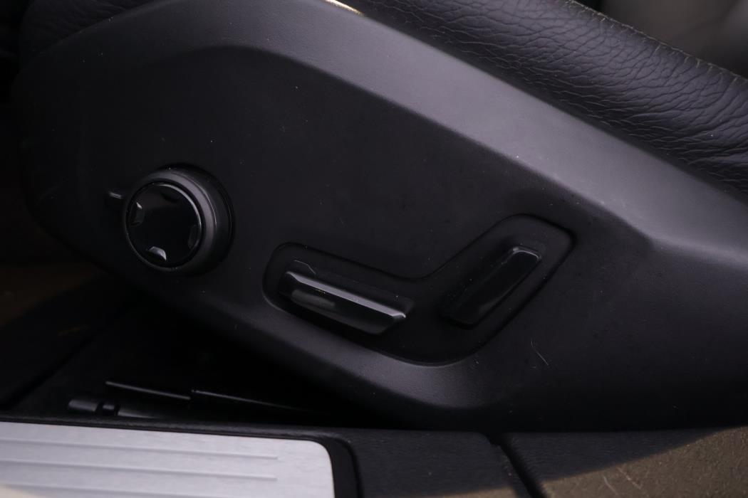 VOLVO V60 2023