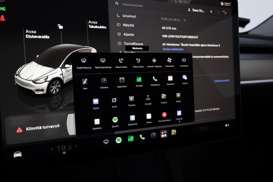 TESLA Model Y 2023