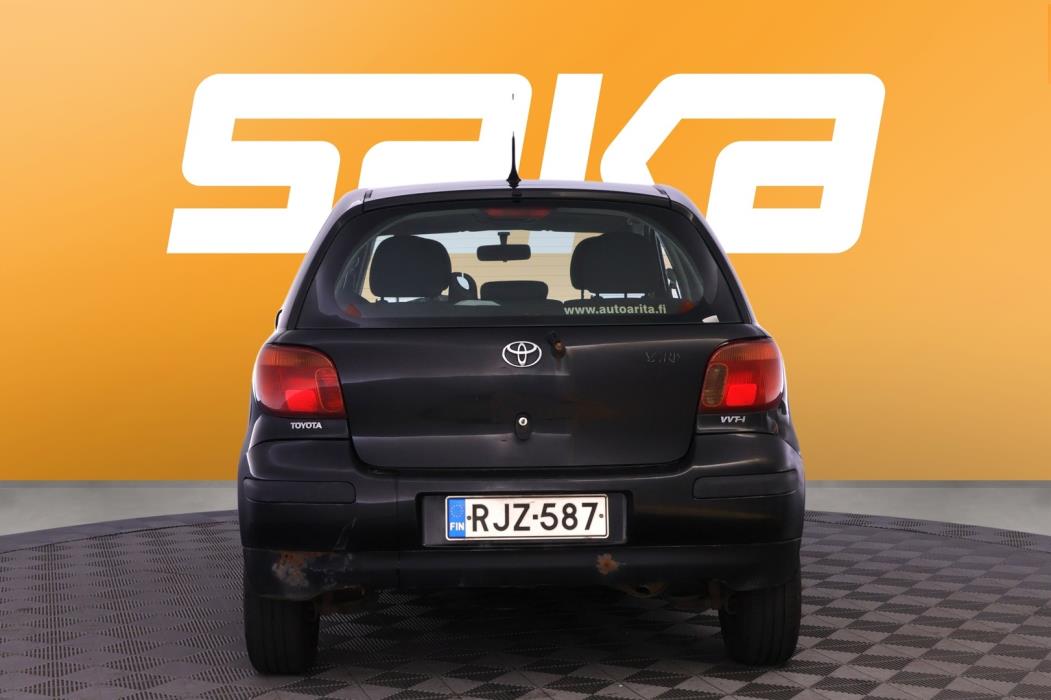 TOYOTA Yaris 2005