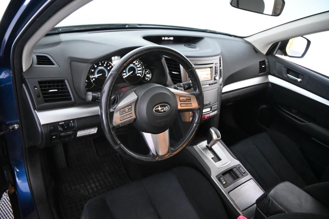 SUBARU Outback 2012