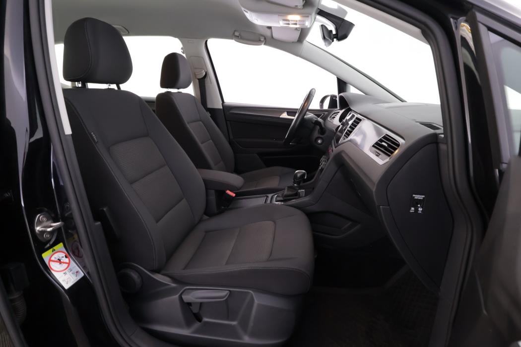 VOLKSWAGEN Golf Sportsvan 2019