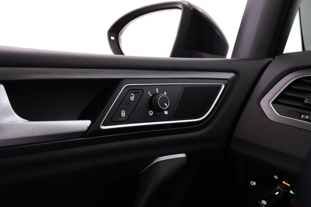 VOLKSWAGEN Golf Sportsvan 2019