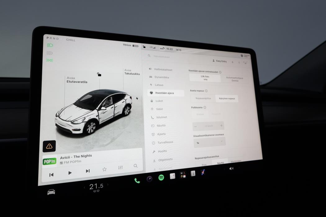 TESLA Model Y 2024