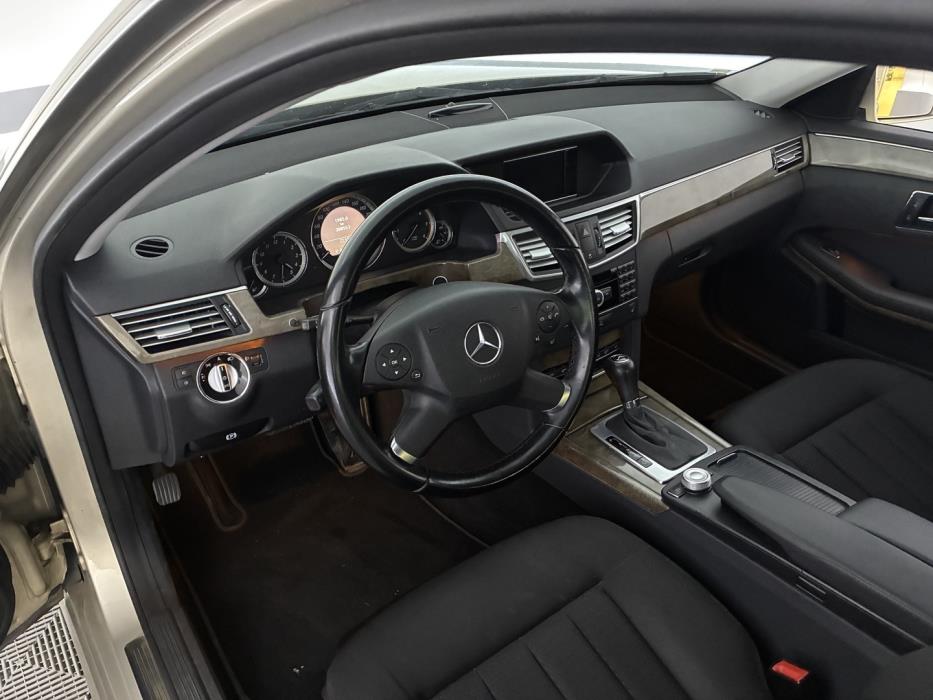 MERCEDES-BENZ E 2010