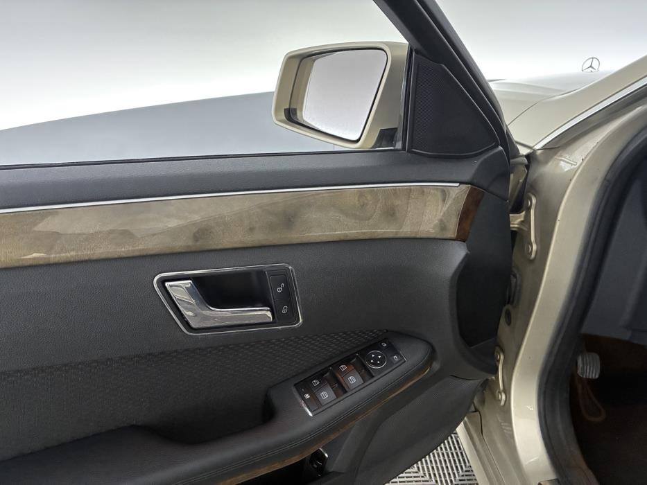 MERCEDES-BENZ E 2010