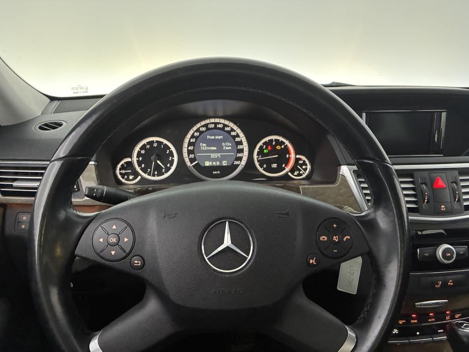 MERCEDES-BENZ E 2010