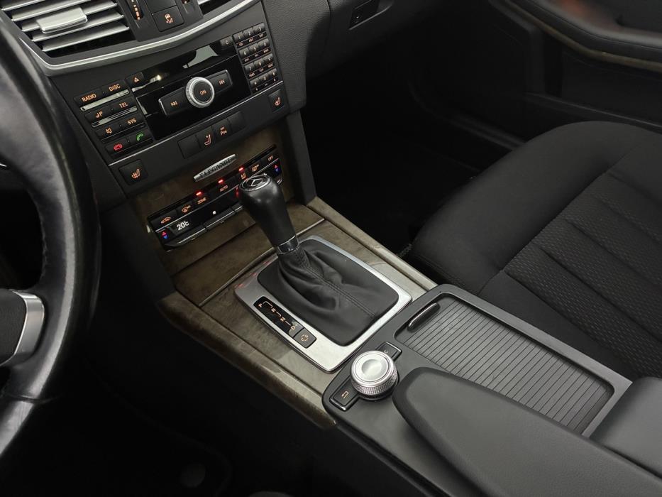 MERCEDES-BENZ E 2010