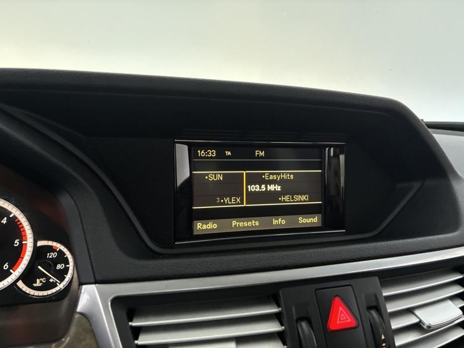 MERCEDES-BENZ E 2010