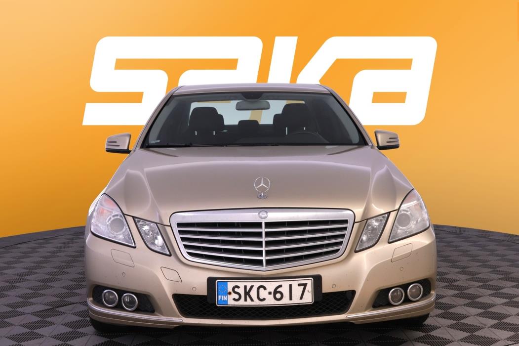 MERCEDES-BENZ E 2010