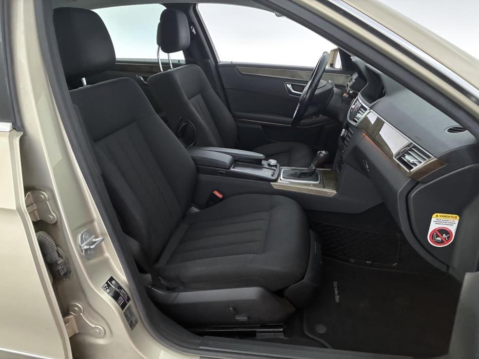 MERCEDES-BENZ E 2010