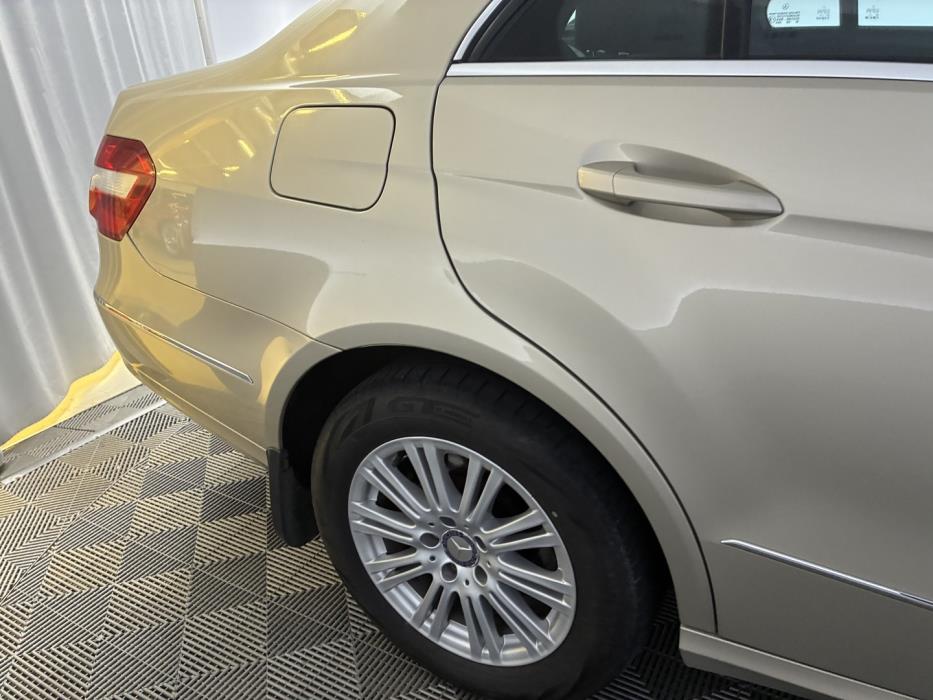 MERCEDES-BENZ E 2010